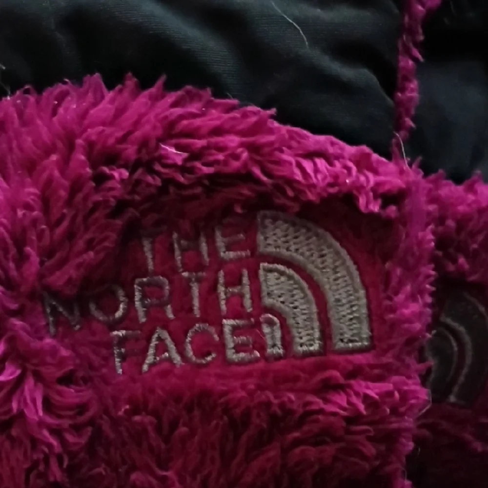 The North Face Magenta and Black Fleece Gloves